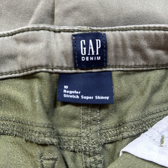 Girl’s Gap super skinny green jeans - Picture 3 of 3